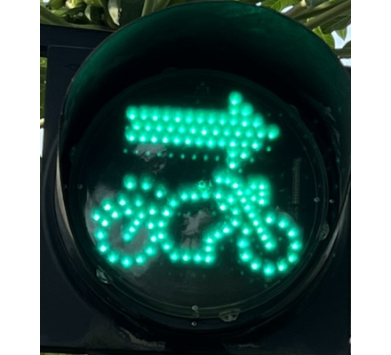 ĐÈN THGT XE 2 BÁNH ĐƯỢC PHÉP RẼ PHẢI