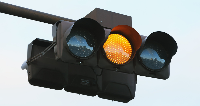 Đơn Vị Cung Cấp Đèn LED Chớp Vàng Uy Tín Tại TP.HCM | Thiết Bị Chiếu Sáng Thành Công